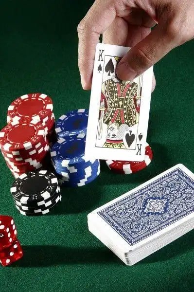 Meja live Andar Bahar dengan croupier profesional di platform kembar jitu